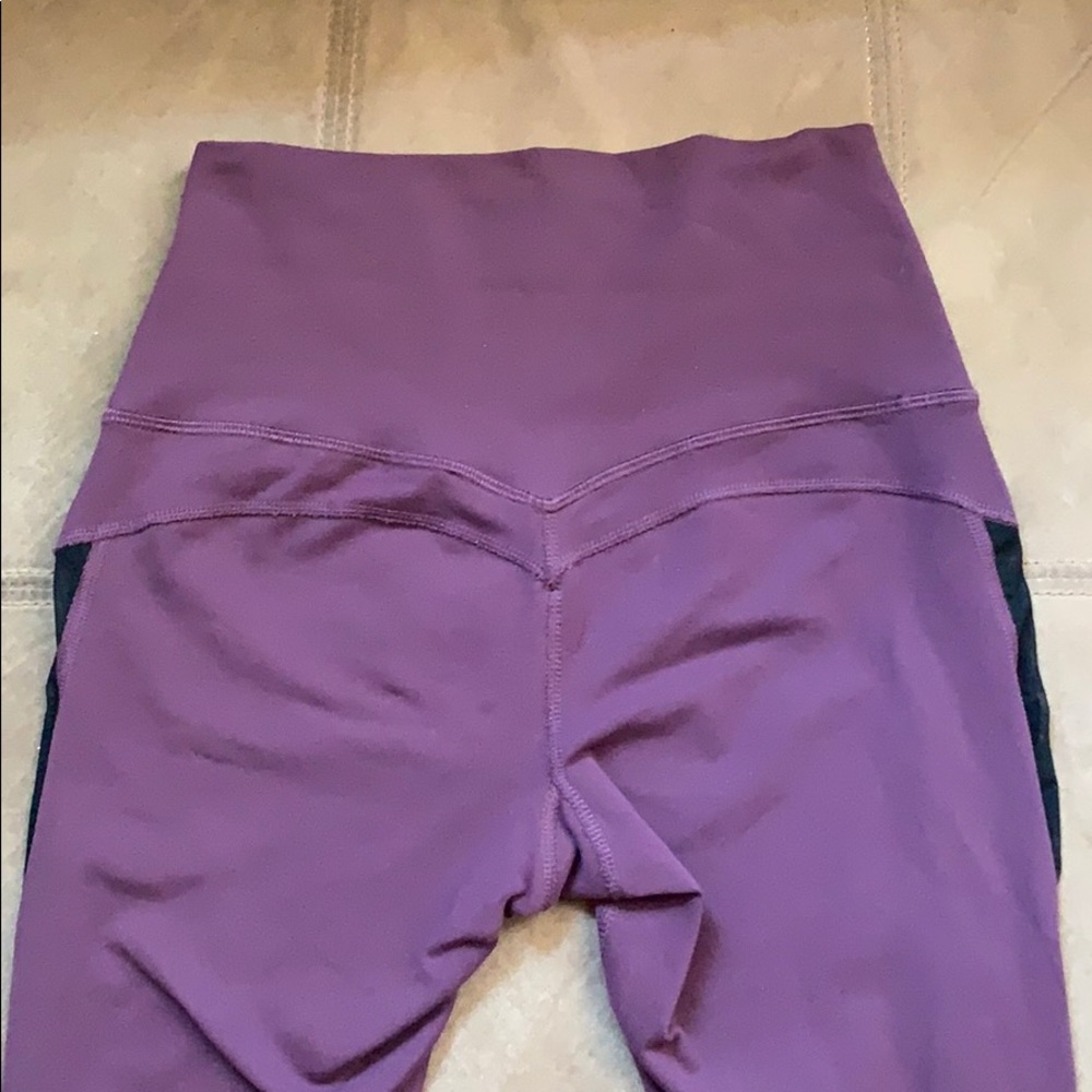 Glyder elevated legging: black berry wine color